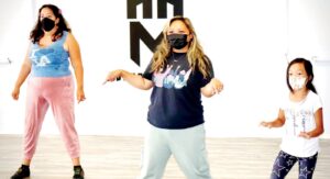 MOM & ME DANCE CLASS CELEBRATES MOM