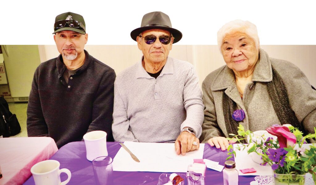Eagles pay tribute to Mom